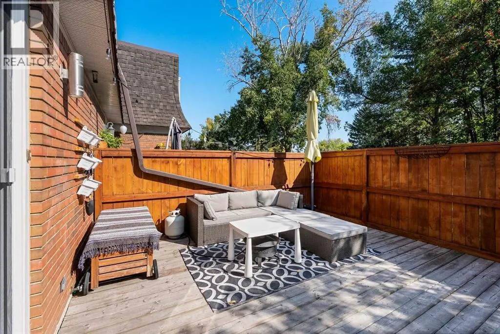 90, 330 Canterbury Drive SW