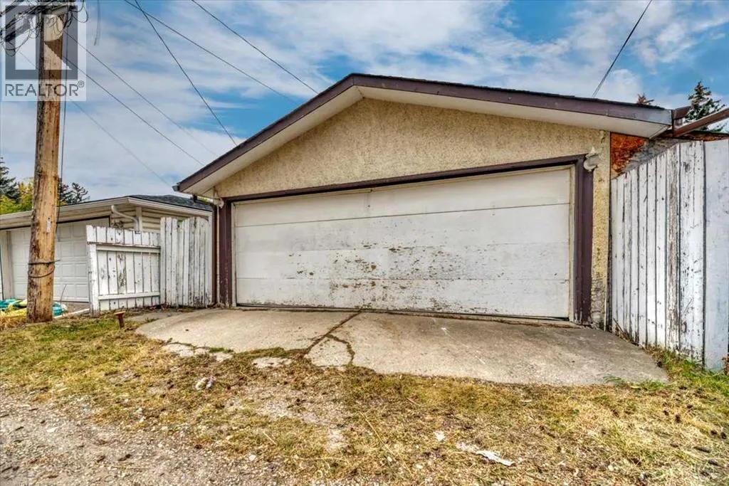 4307 Brisebois Drive NW