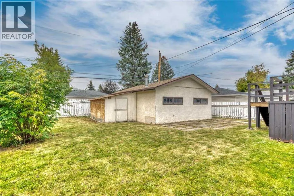4307 Brisebois Drive NW