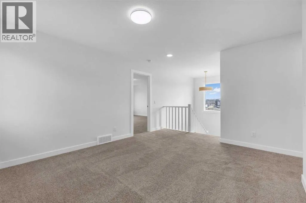 100 Corner Glen Manor NE
