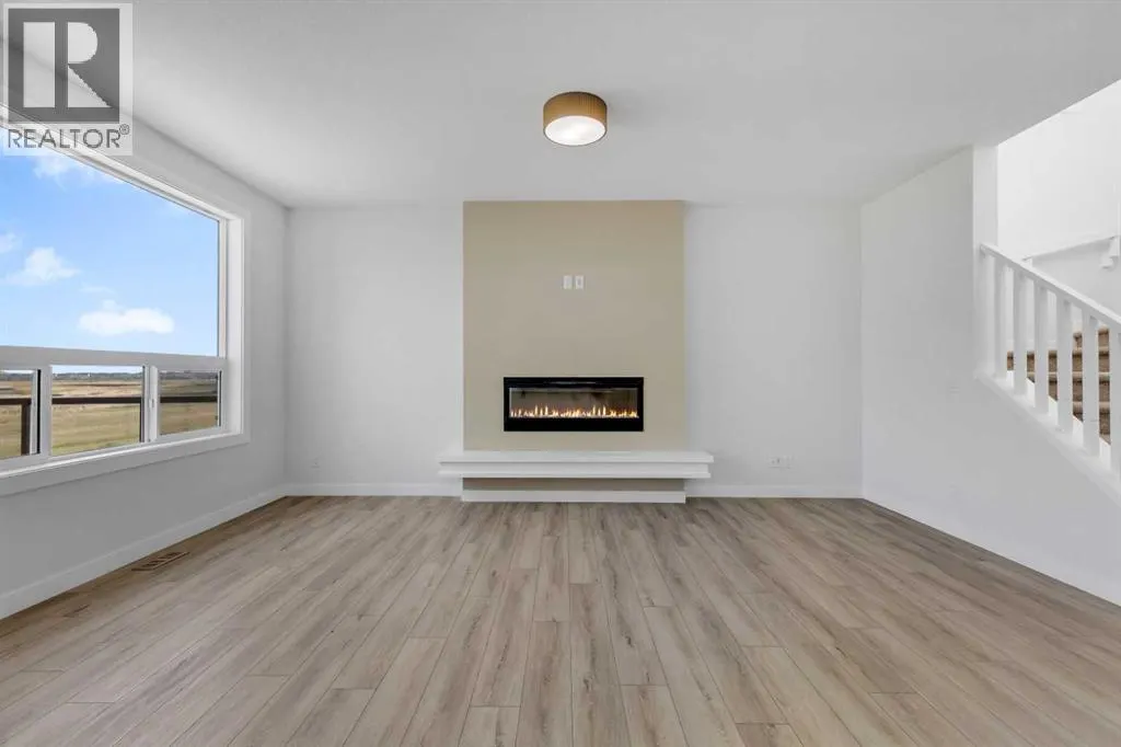 100 Corner Glen Manor NE