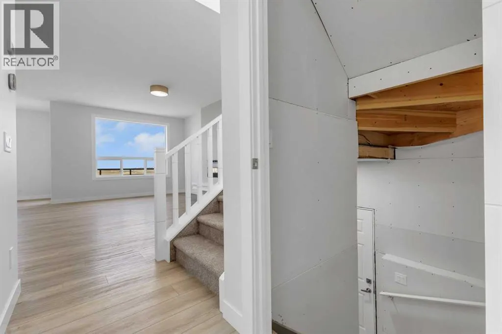 100 Corner Glen Manor NE