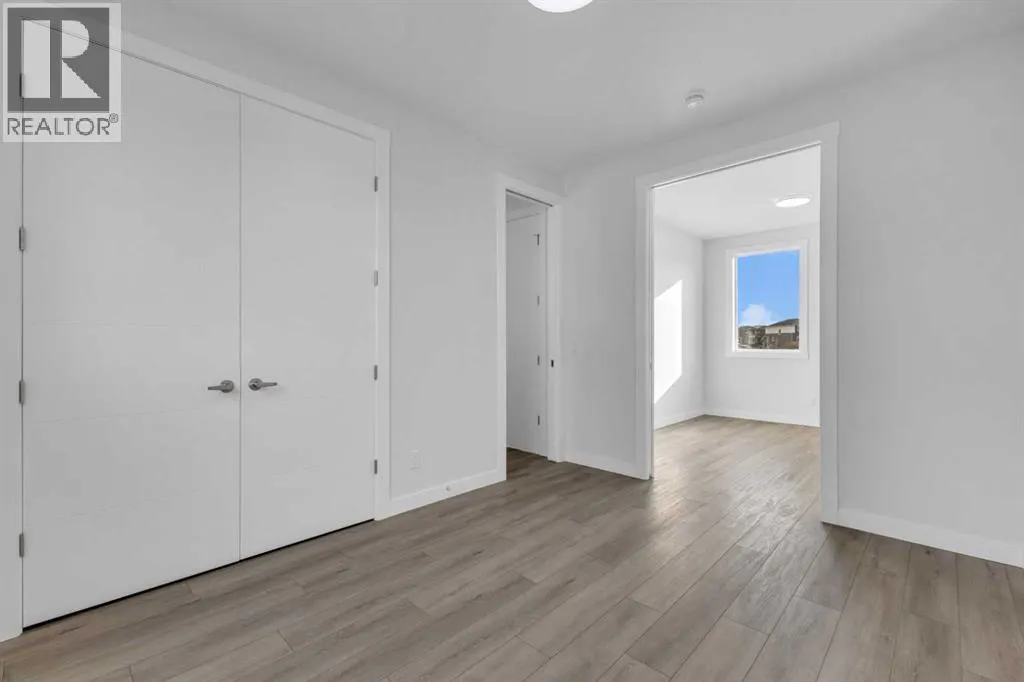 100 Corner Glen Manor NE