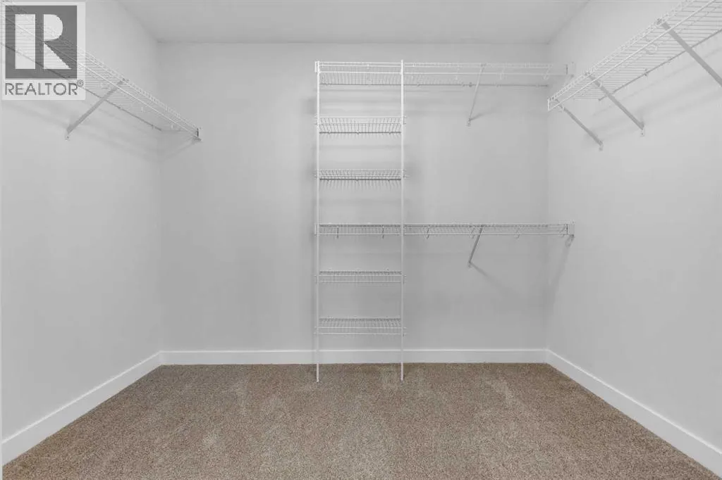 100 Corner Glen Manor NE