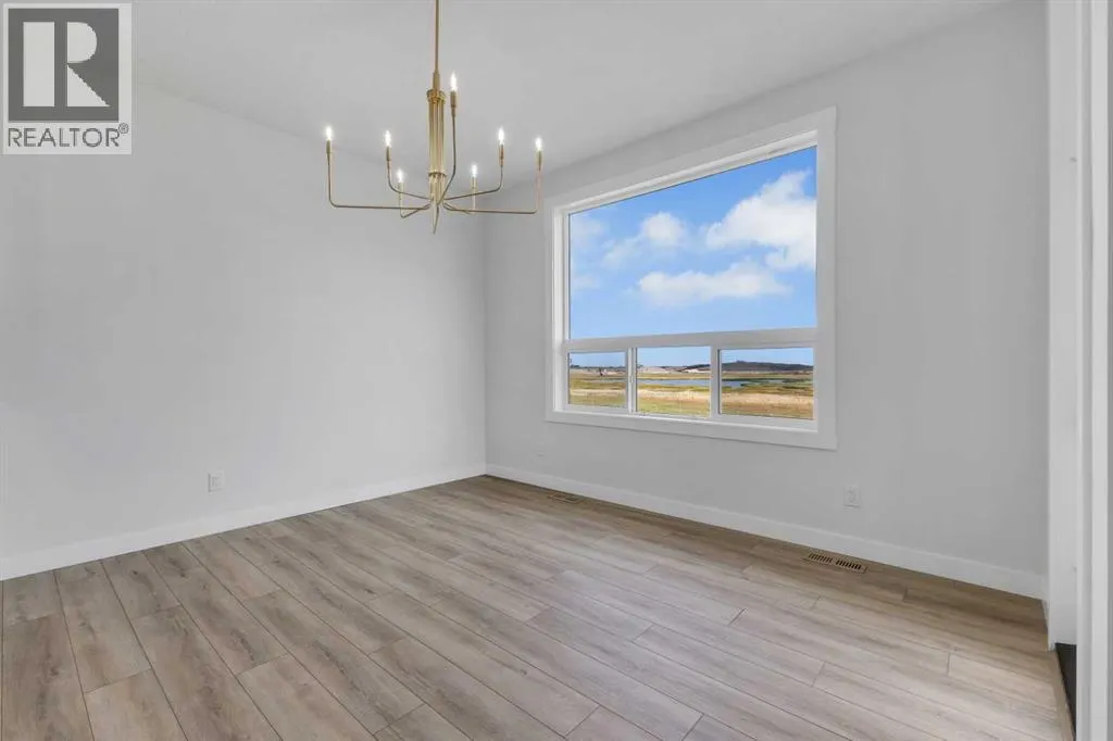 100 Corner Glen Manor NE