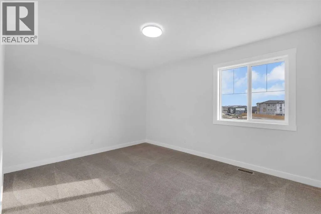 100 Corner Glen Manor NE