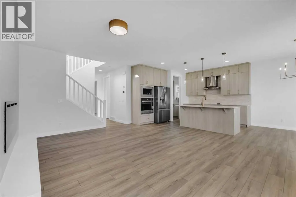 100 Corner Glen Manor NE