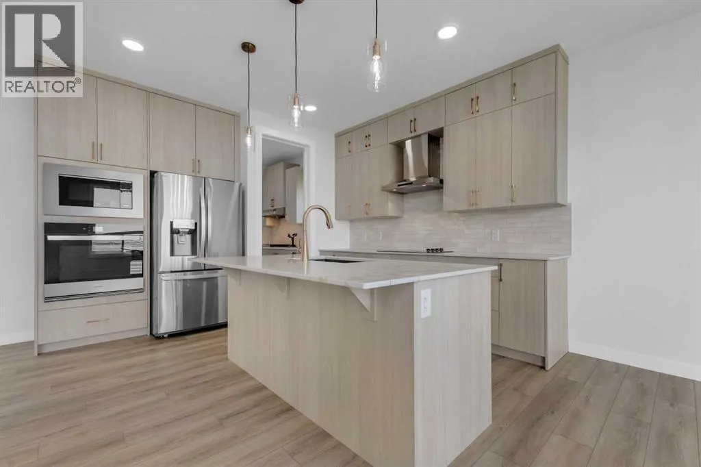 100 Corner Glen Manor NE