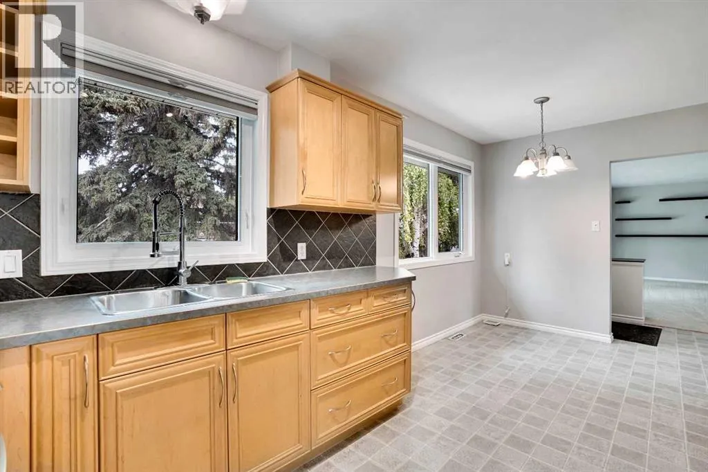 88 Westwood Drive SW