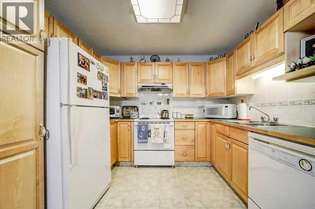 #104, 4800 A 48 Avenue