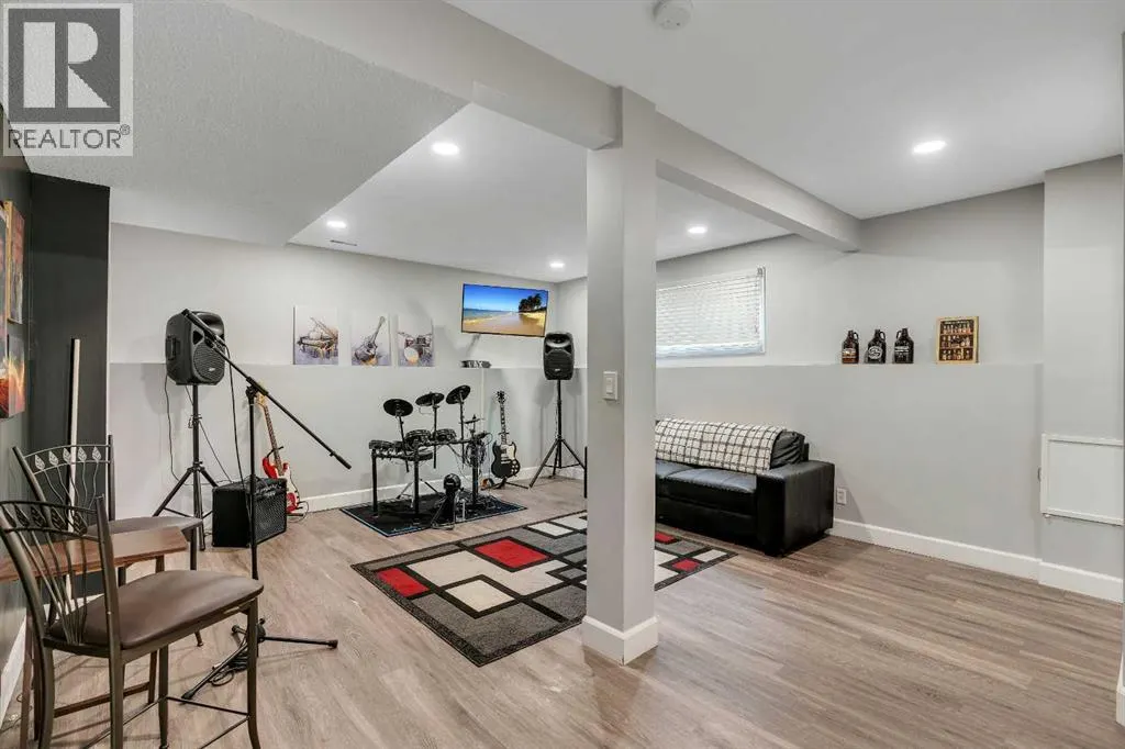 415 Midridge Drive SE