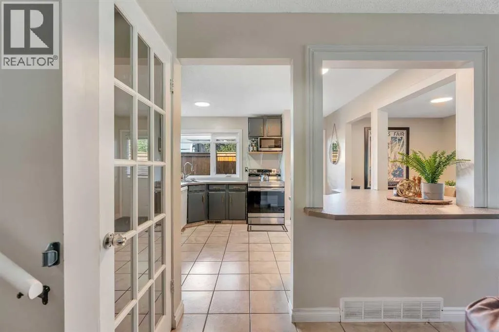 415 Midridge Drive SE