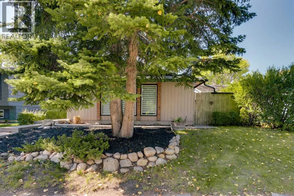 415 Midridge Drive SE