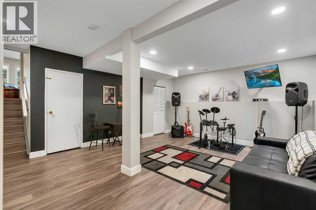 415 Midridge Drive SE
