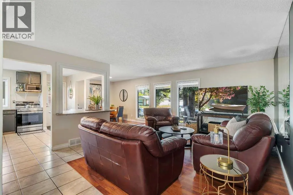 415 Midridge Drive SE