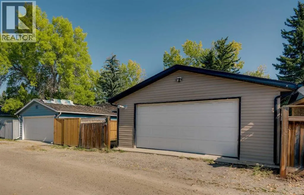 415 Midridge Drive SE