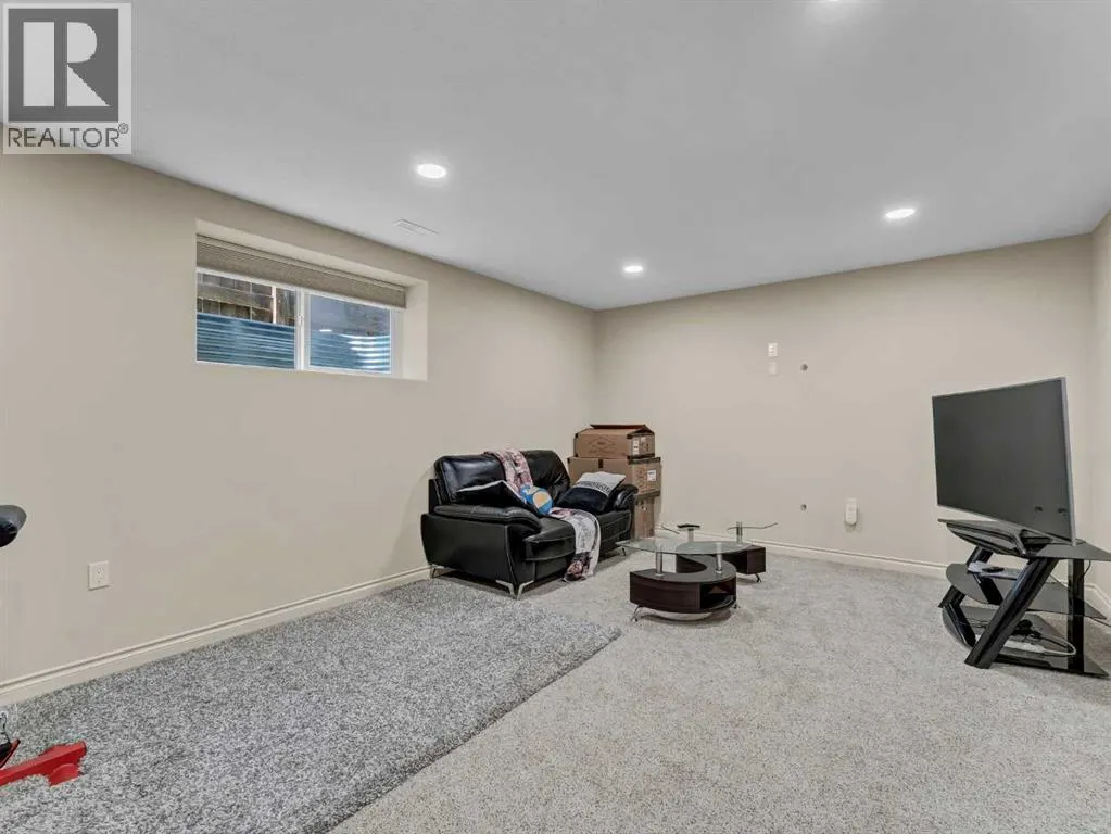 592 Vista Drive SE