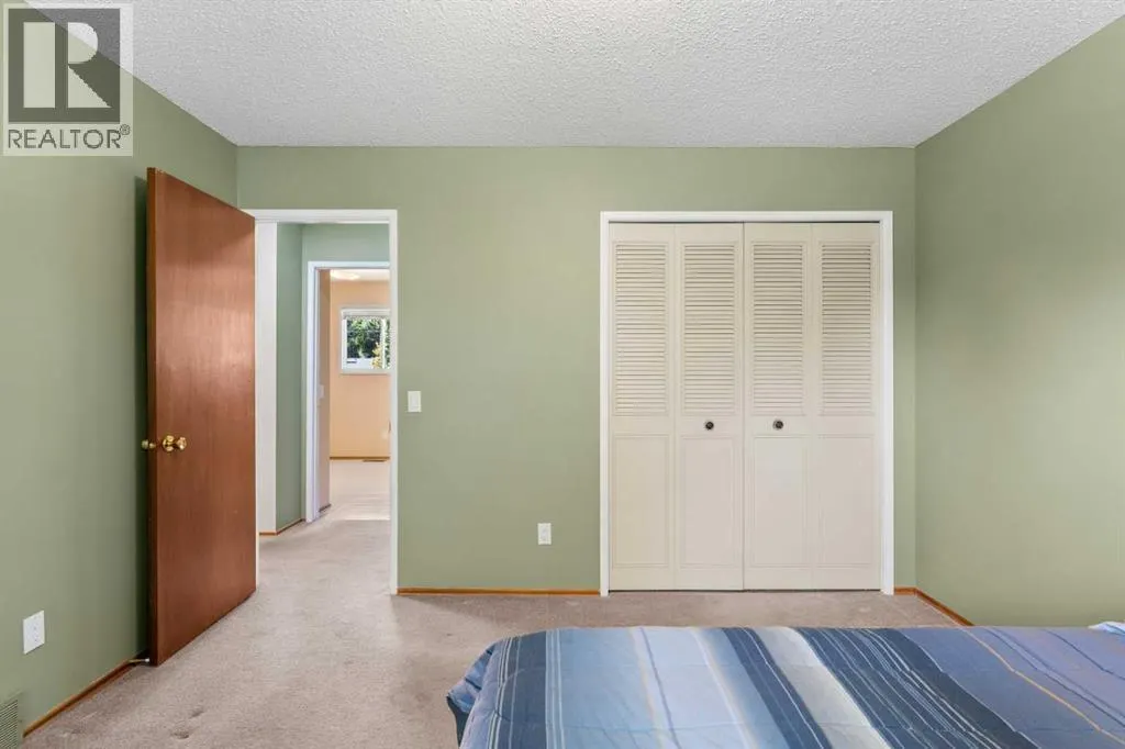 1364 Lake Michigan Crescent SE