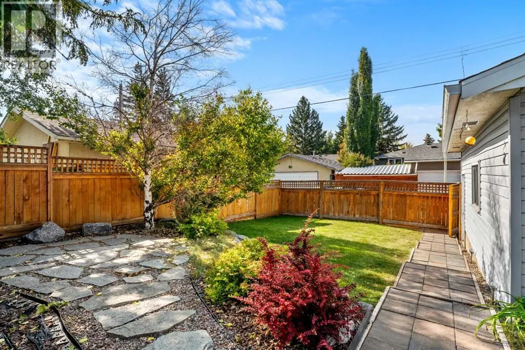1364 Lake Michigan Crescent SE