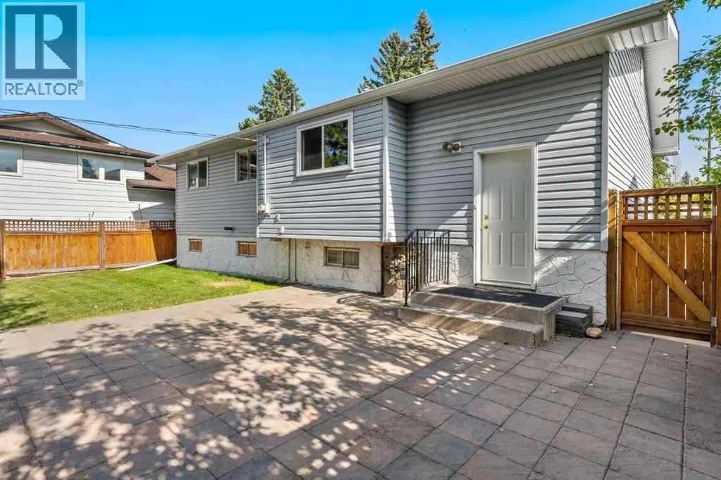 1364 Lake Michigan Crescent SE