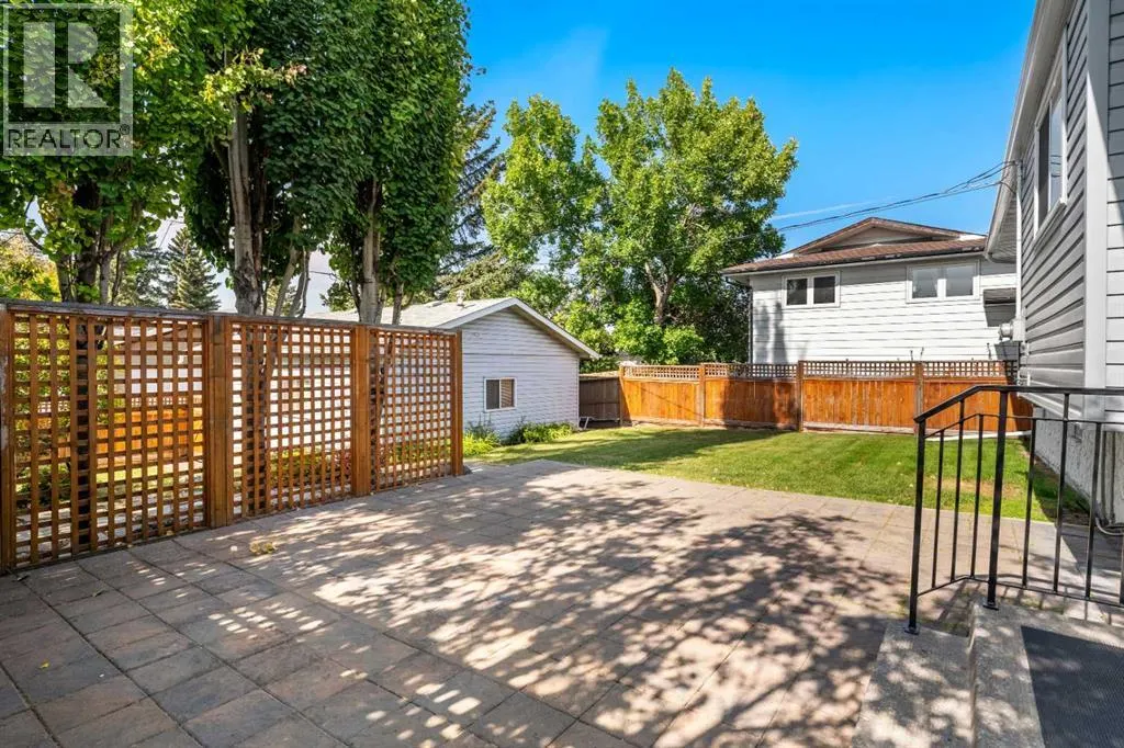 1364 Lake Michigan Crescent SE