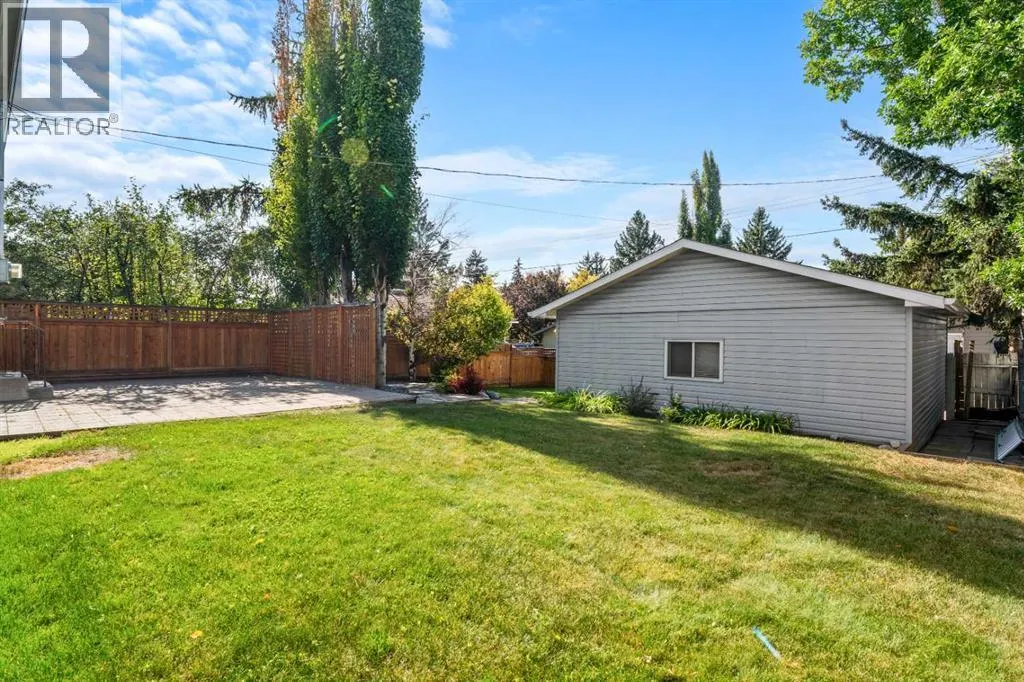 1364 Lake Michigan Crescent SE