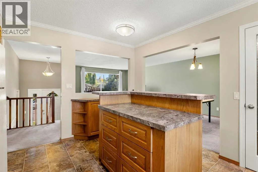 1364 Lake Michigan Crescent SE