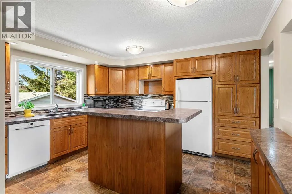 1364 Lake Michigan Crescent SE