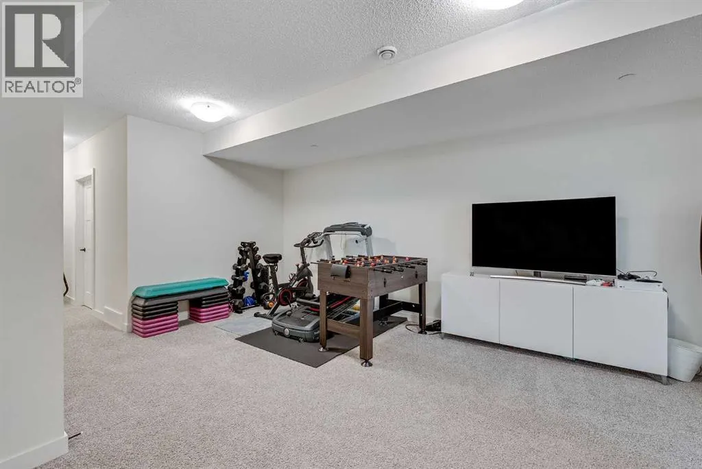 145 Lucas Crescent NW