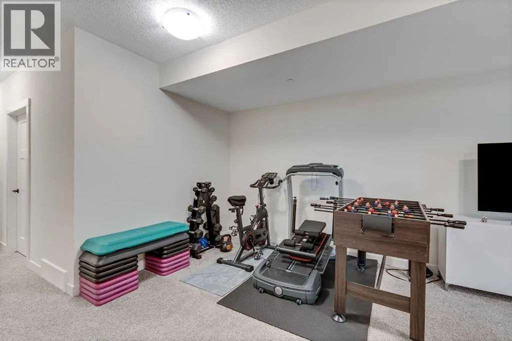 145 Lucas Crescent NW
