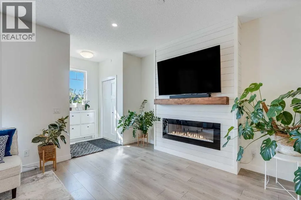 145 Lucas Crescent NW