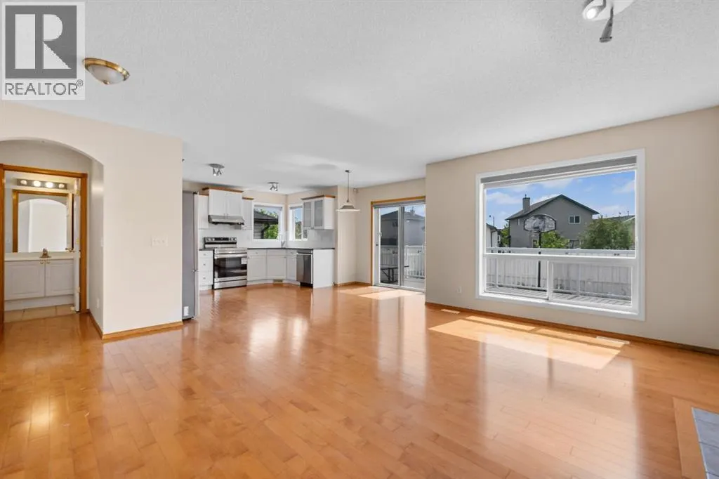 81 Taracove Crescent NE