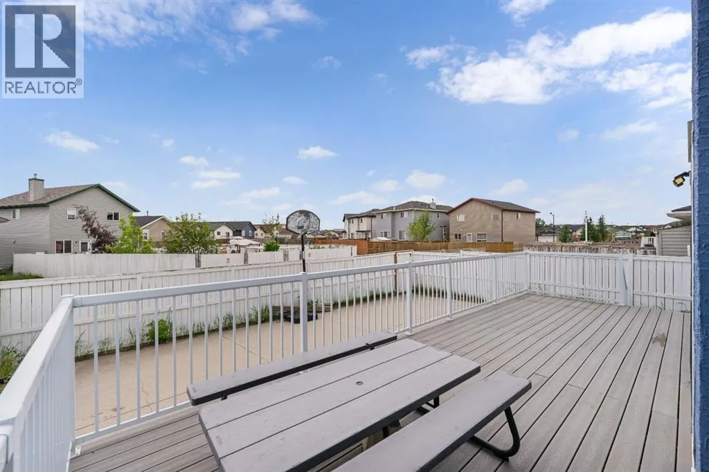 81 Taracove Crescent NE