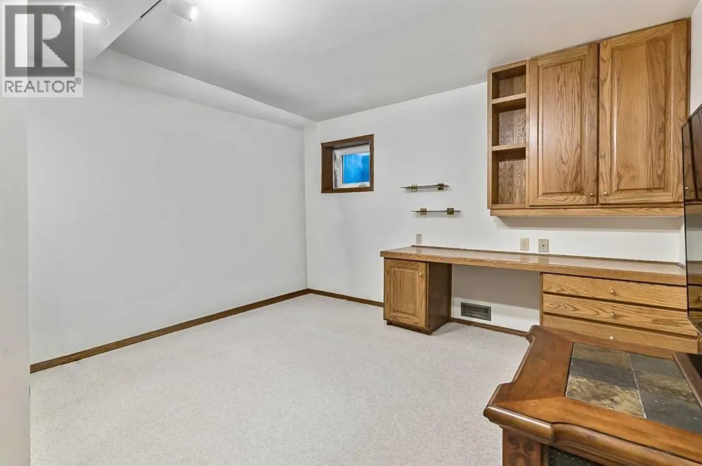 108 Canterville Road SW