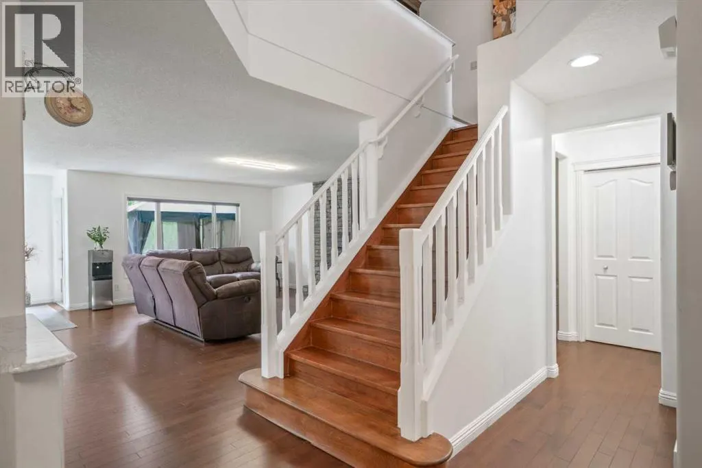 84 Everwillow Park SW