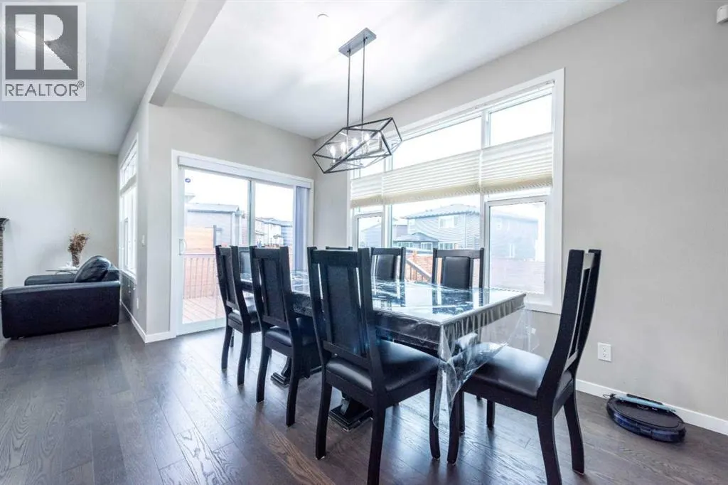 134 Howse Rise NE