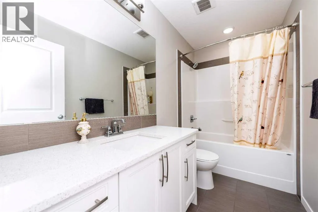 134 Howse Rise NE