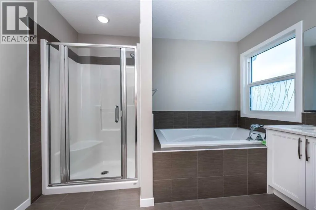 134 Howse Rise NE