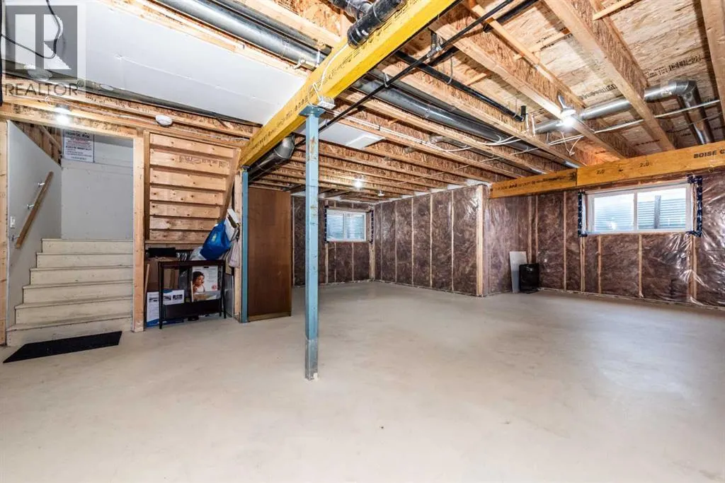 134 Howse Rise NE