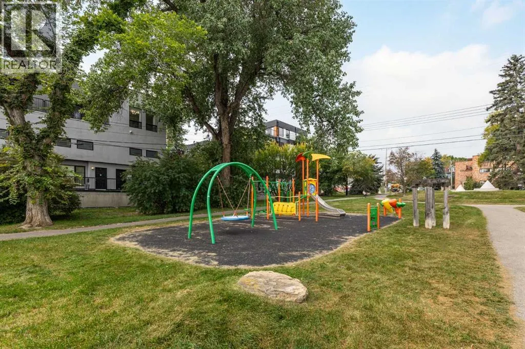 1708 19 Avenue SW