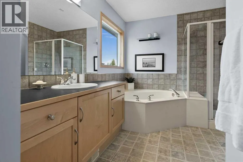 172 Tuscany Meadows Heath NW