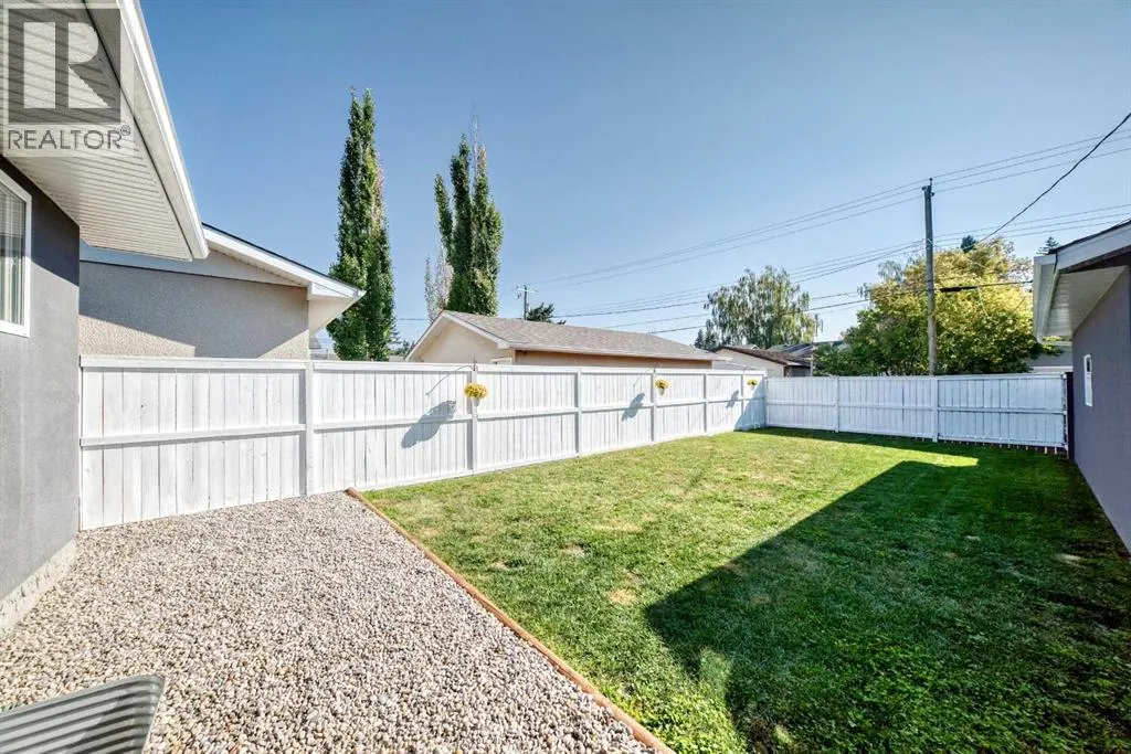 146 Lake Sylvan Close SE