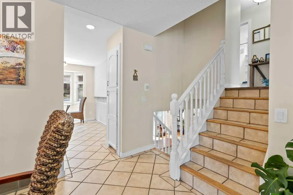 131 Stratton Crescent SW