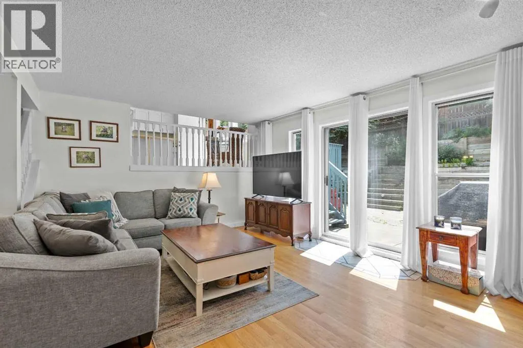131 Stratton Crescent SW