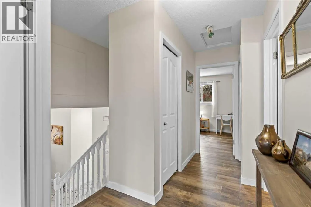131 Stratton Crescent SW