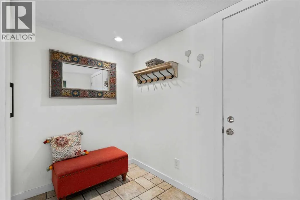 131 Stratton Crescent SW