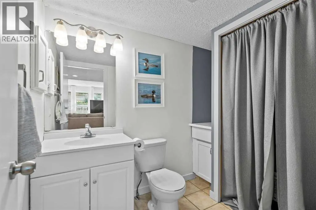 131 Stratton Crescent SW