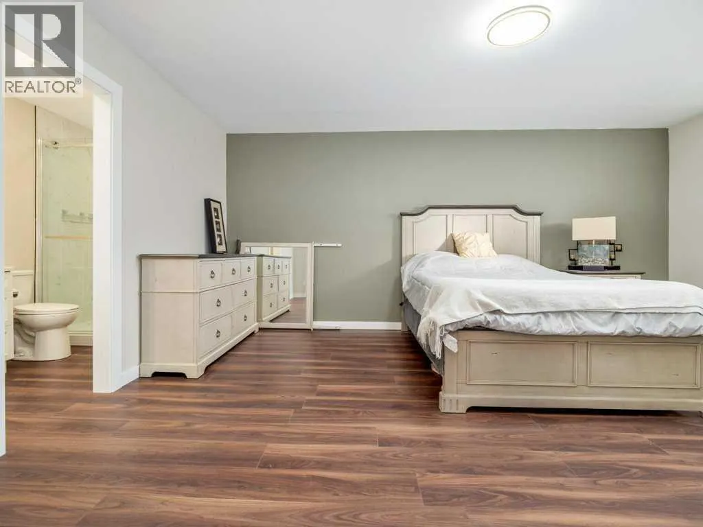 57 Goldenrod Place W