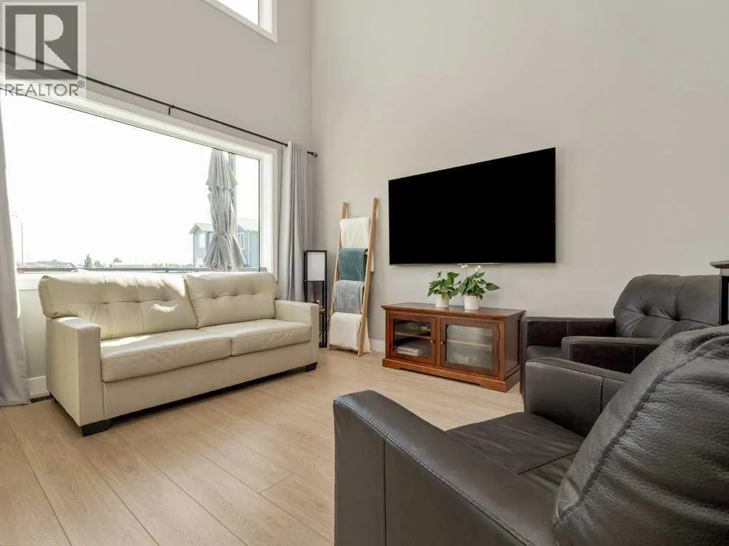 57 Goldenrod Place W