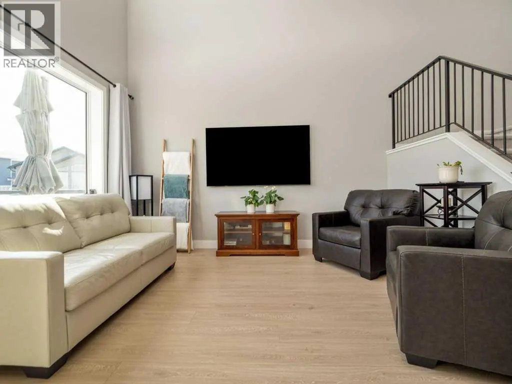 57 Goldenrod Place W